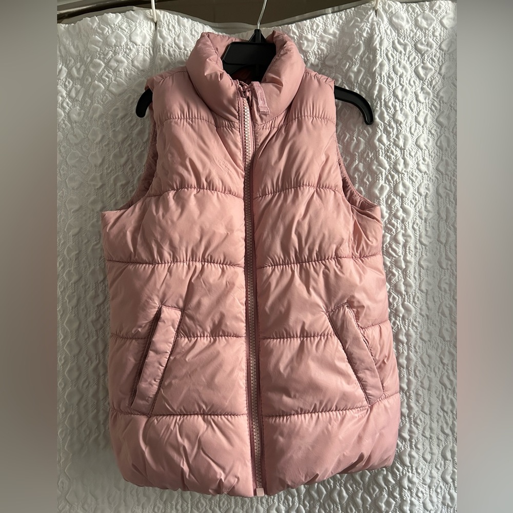 Old Navy Girls Puffer Vest, Size S (6-7 years)